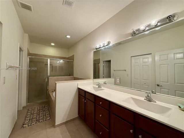 698 SE 34th Ter, Homestead, FL 33033