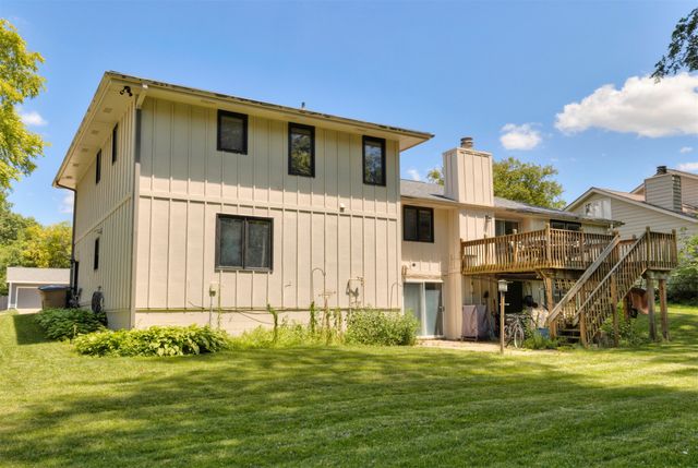 1572 NW 109th Street, Clive, IA 50325