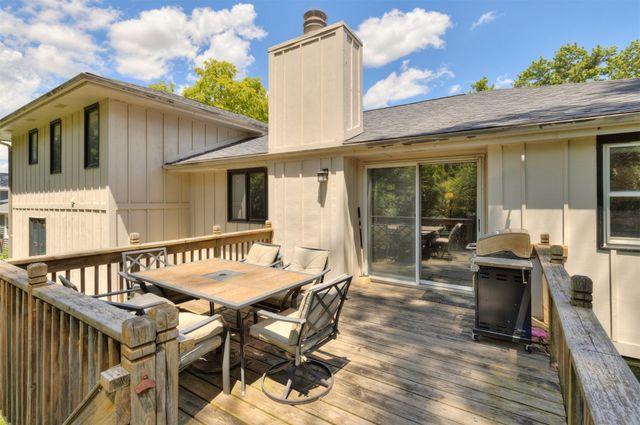 1572 NW 109th Street, Clive, IA 50325