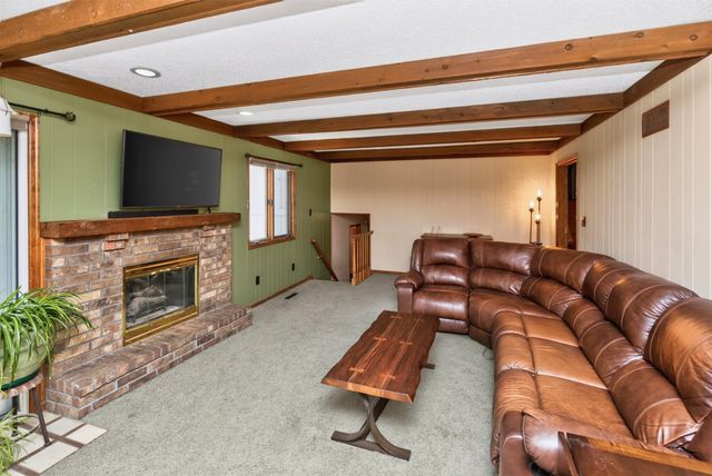 1572 NW 109th Street, Clive, IA 50325