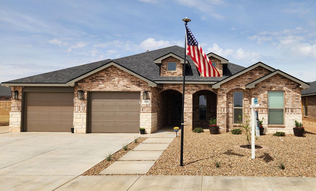 2915 Tractor Avenue, Wolfforth, TX 79382