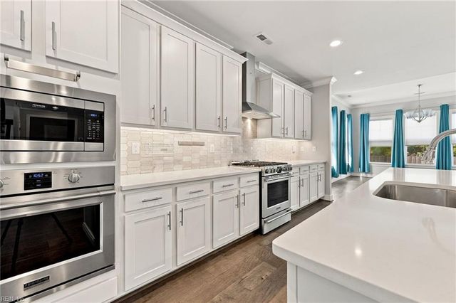 2909 Bermuda Grass LOOP, Virginia Beach, VA 23453