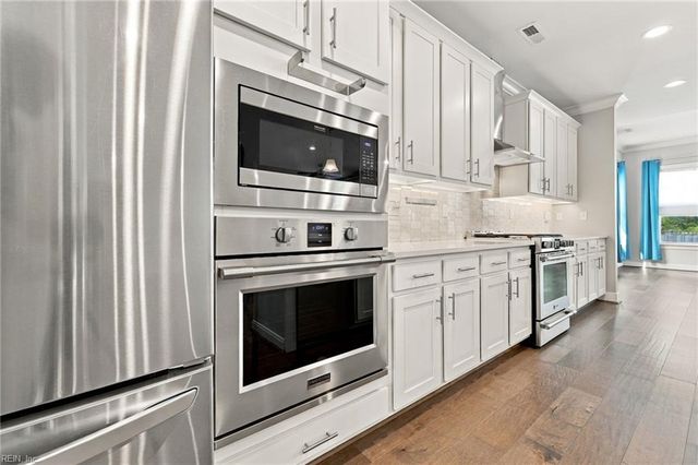 2909 Bermuda Grass LOOP, Virginia Beach, VA 23453