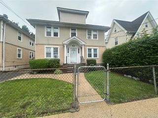 14 Van Cott Avenue 4, Hempstead, NY 11550