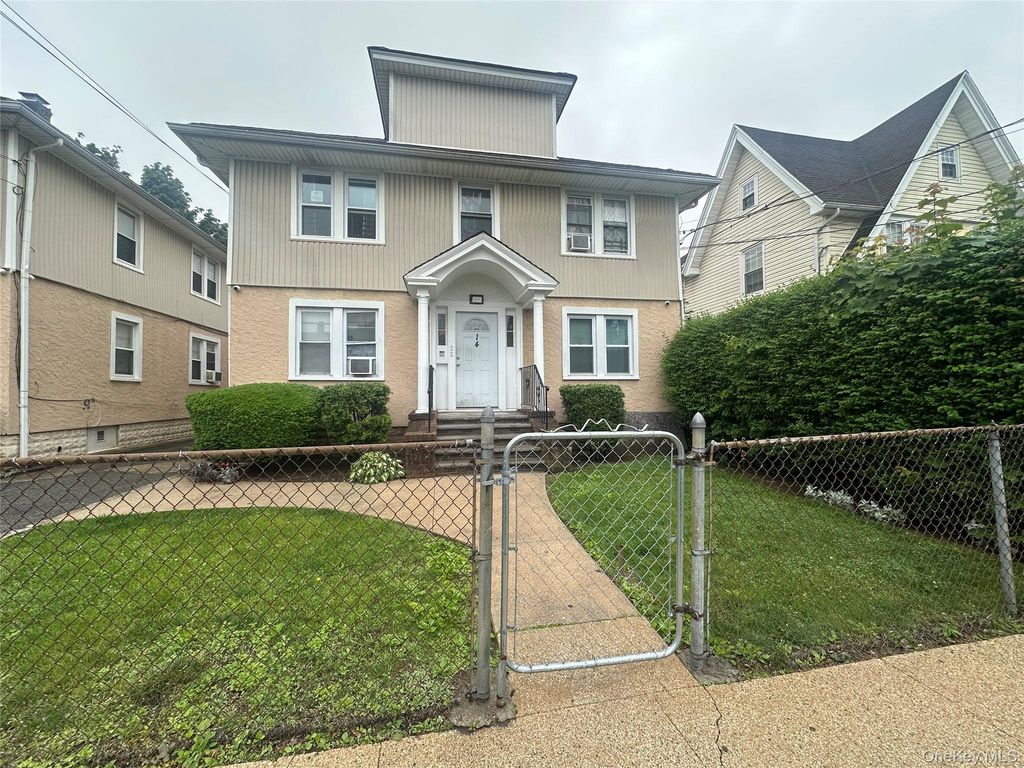14 Van Cott Avenue 4, Hempstead, NY 11550