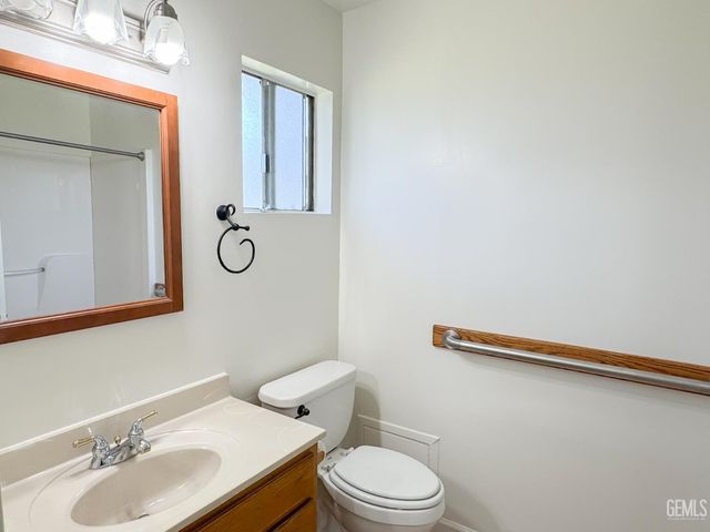 2804 Stanyan Court, Bakersfield, CA 93309