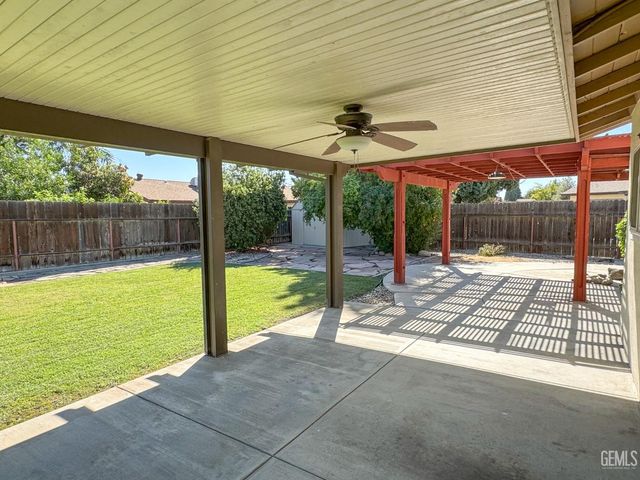 2804 Stanyan Court, Bakersfield, CA 93309
