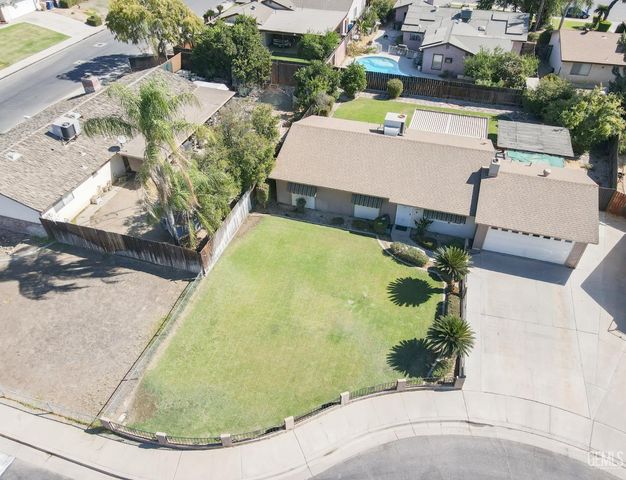 2804 Stanyan Court, Bakersfield, CA 93309