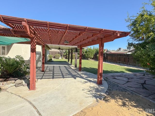 2804 Stanyan Court, Bakersfield, CA 93309