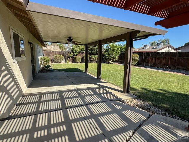 2804 Stanyan Court, Bakersfield, CA 93309