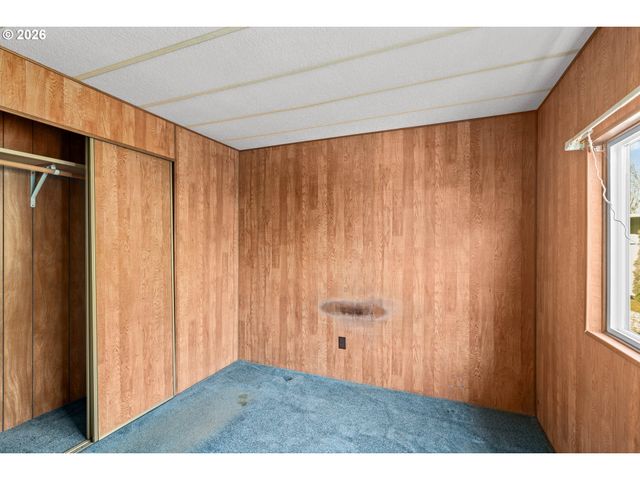 1400 CANDLELIGHT Dr 226, Eugene, OR 97402