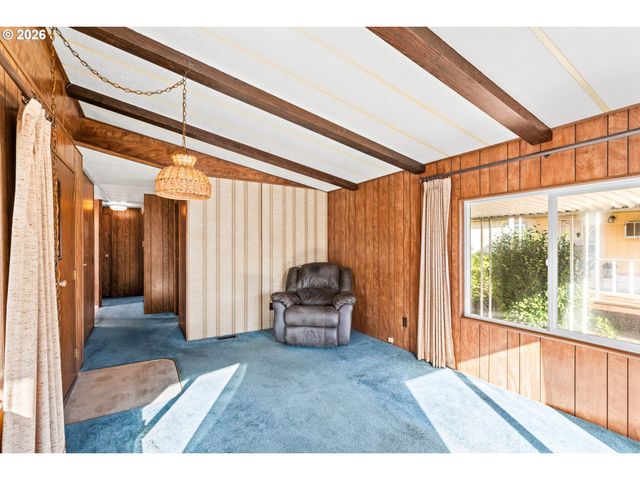 1400 CANDLELIGHT Dr 226, Eugene, OR 97402