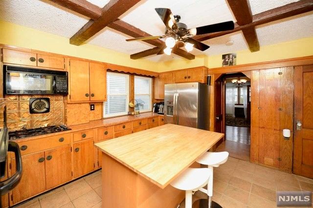 38 Elberon Avenue, Hawthorne, NJ 07506