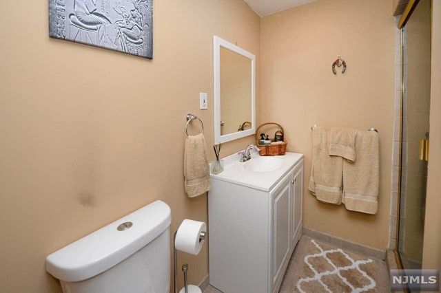 38 Elberon Avenue, Hawthorne, NJ 07506