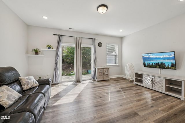 324 Old Grove Ln, Apex, NC 27502
