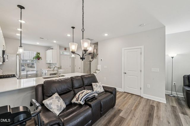 324 Old Grove Ln, Apex, NC 27502