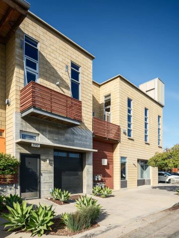 2202 30th St, San Diego, CA 92104