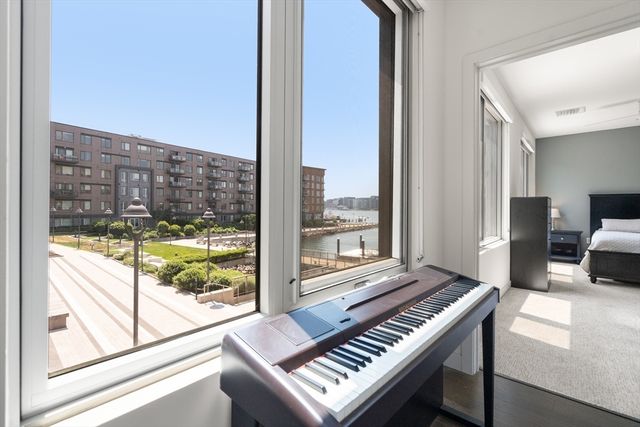 65 Lewis St 216, Boston, MA 02128