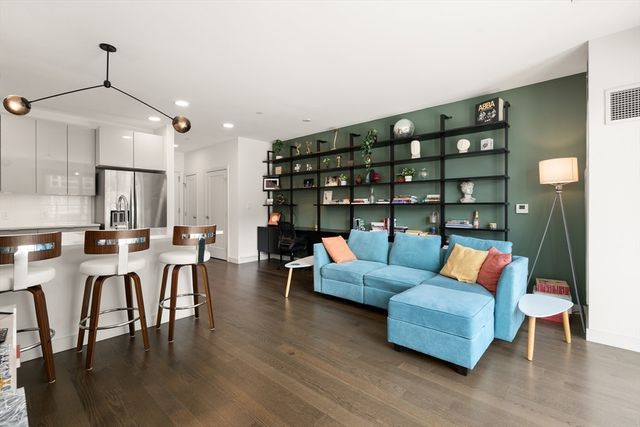 65 Lewis St 216, Boston, MA 02128