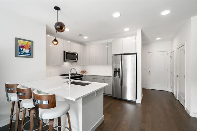 65 Lewis St 216, Boston, MA 02128