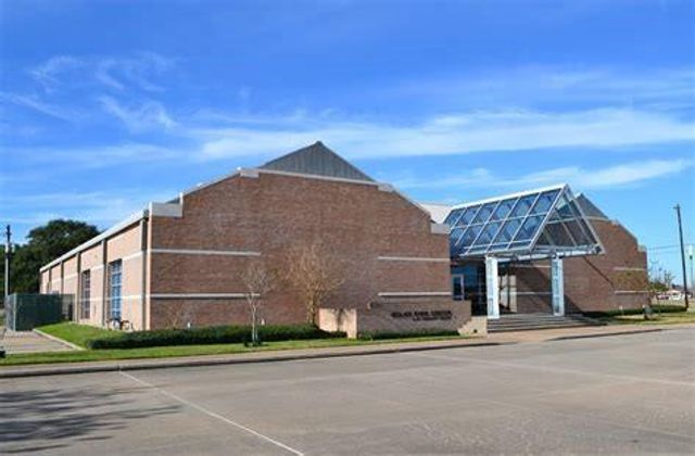 514 E Foley Street, Alvin, TX 77511