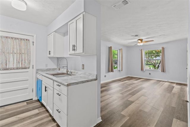 514 E Foley Street, Alvin, TX 77511