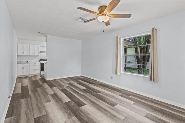 514 E Foley Street, Alvin, TX 77511