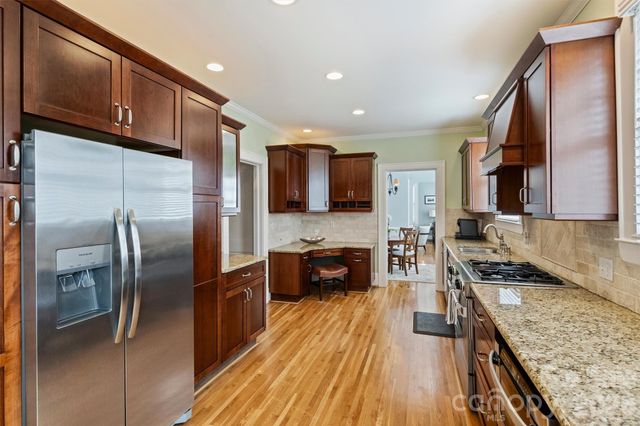 1912 Dilworth Road E, Charlotte, NC 28203