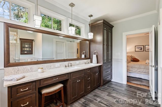 1912 Dilworth Road E, Charlotte, NC 28203