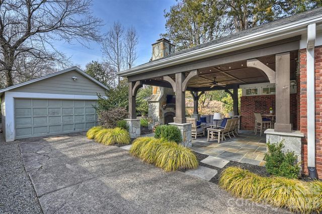 1912 Dilworth Road E, Charlotte, NC 28203