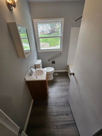 29 S Queens Court, Huntington, WV 25705