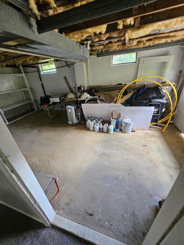 29 S Queens Court, Huntington, WV 25705