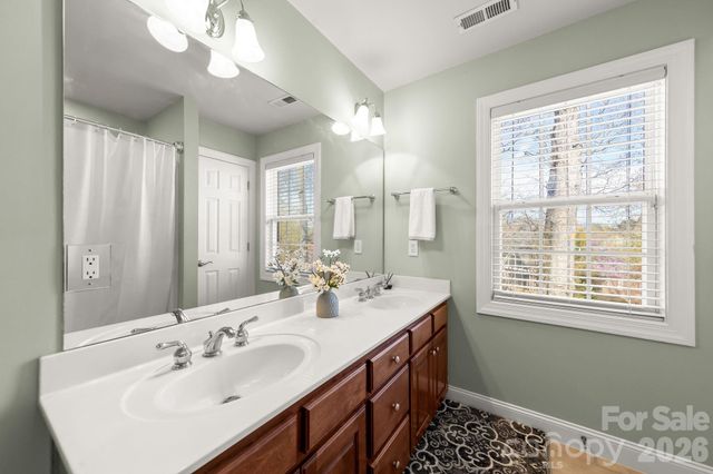 433 Gregan Court, Matthews, NC 28104