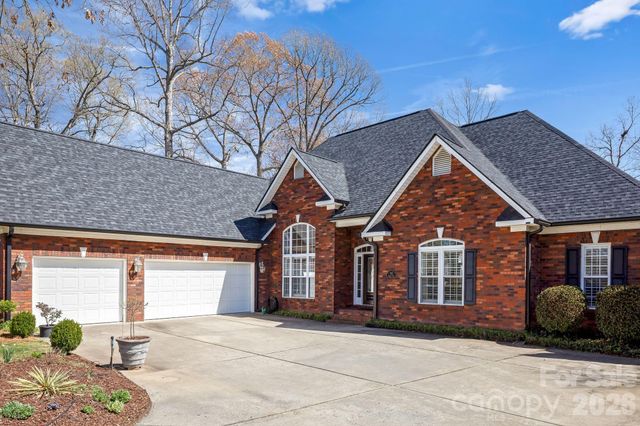 433 Gregan Court, Matthews, NC 28104
