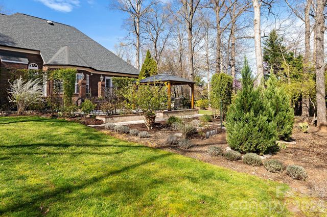 433 Gregan Court, Matthews, NC 28104