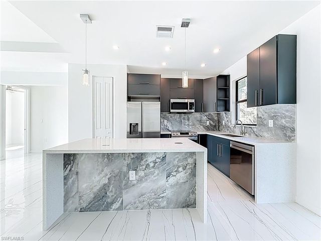 3525 43rd AVE NE, Naples, FL 34120