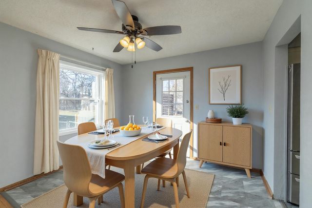 1579 Grandview Avenue E, Maplewood, MN 55109