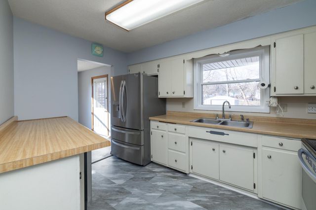 1579 Grandview Avenue E, Maplewood, MN 55109