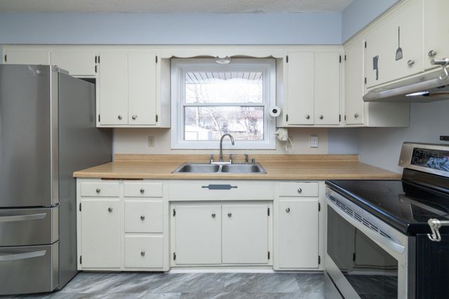 1579 Grandview Avenue E, Maplewood, MN 55109