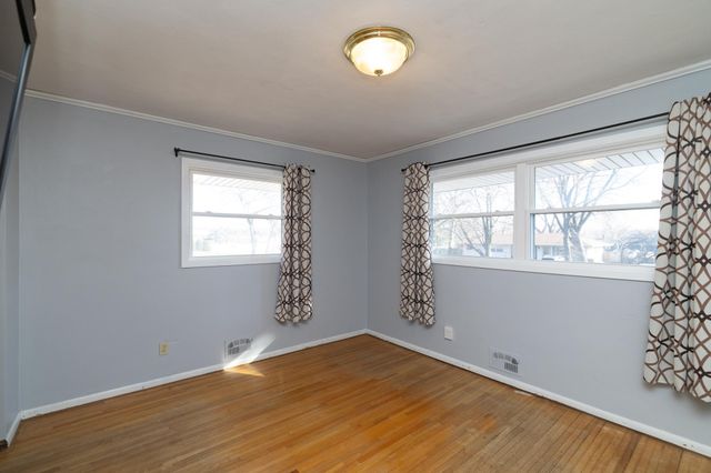 1579 Grandview Avenue E, Maplewood, MN 55109