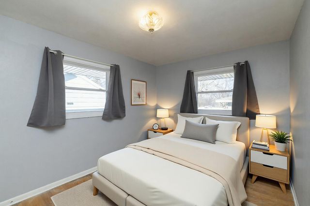 1579 Grandview Avenue E, Maplewood, MN 55109