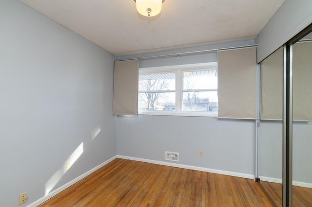 1579 Grandview Avenue E, Maplewood, MN 55109