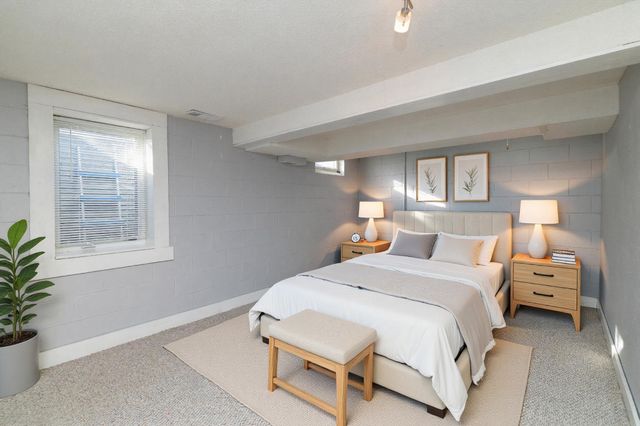 1579 Grandview Avenue E, Maplewood, MN 55109