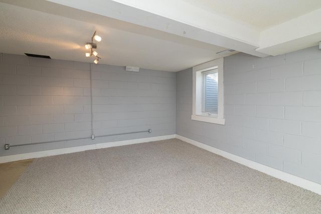 1579 Grandview Avenue E, Maplewood, MN 55109