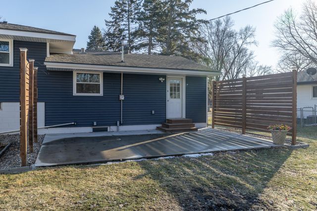 1579 Grandview Avenue E, Maplewood, MN 55109