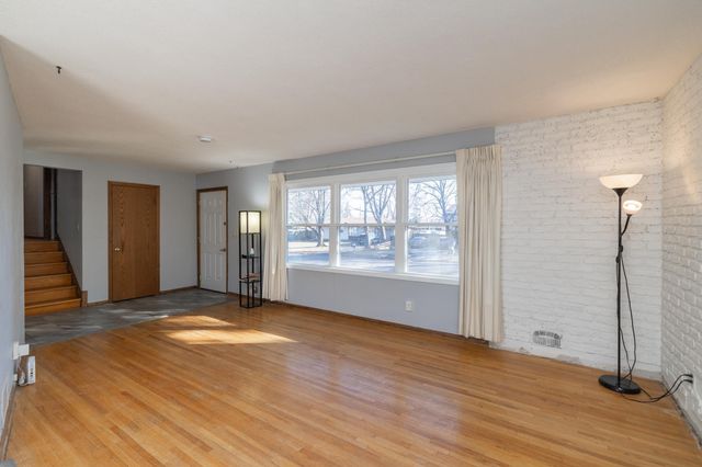 1579 Grandview Avenue E, Maplewood, MN 55109