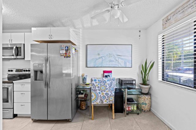 3138 Via Poinciana 116, Lake Worth, FL 33467