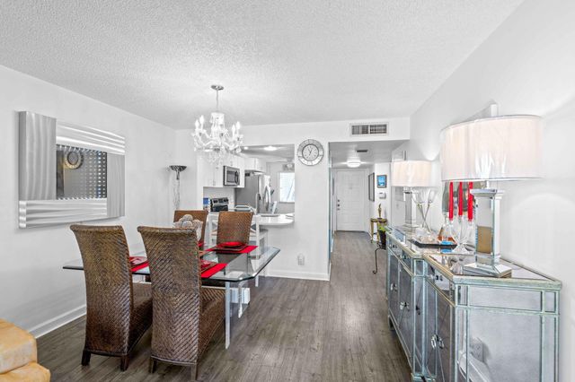 3138 Via Poinciana 116, Lake Worth, FL 33467