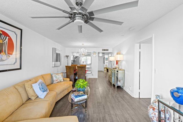 3138 Via Poinciana 116, Lake Worth, FL 33467