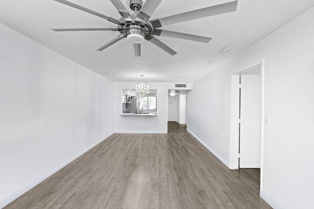 3138 Via Poinciana 116, Lake Worth, FL 33467